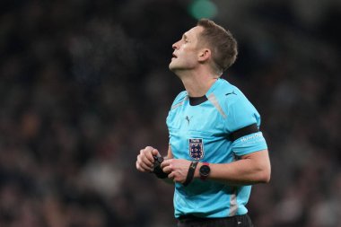 Craig Pawson, Birleşik Krallık 'ın Tottenham Hotspur Stadyumu' nda Tottenham Hotspur 'a karşı oynanan üçüncü tur karşılaşmasında hakem oldu.