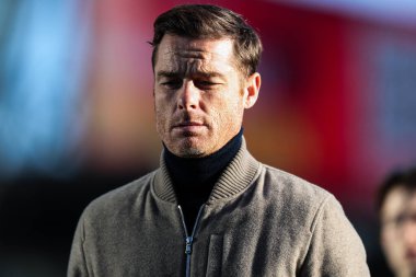 Burnley 'nin Scott Parker teknik direktörü, 10 Ocak 2026 tarihinde Burnley ile Millwall arasında oynanan Emirates FA Cup Üçüncü Raund karşılaşması öncesinde stadyuma geldi.