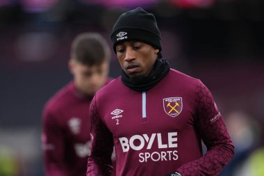 West Ham United takımından Kyle Walker-Peters, 11 Ocak 202 tarihinde Londra 'daki Londra Stadyumu' nda oynanan West Ham United - Queens Park Rangers maçının 3. turu öncesinde düzenlendi.