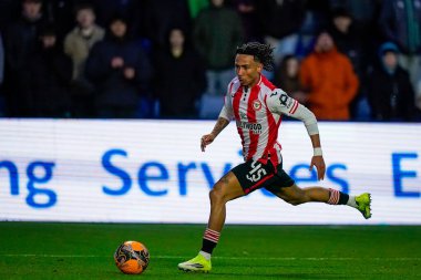 Brentford 'dan Romelle Donovan, 10 Ocak 2026' da İngiltere 'nin Shelsborough kentinde oynanan, Çarşamba günü Sheffield Brentford' a karşı oynanan üçüncü tur Dünya Kupası karşılaşmasında topla koşuyor.