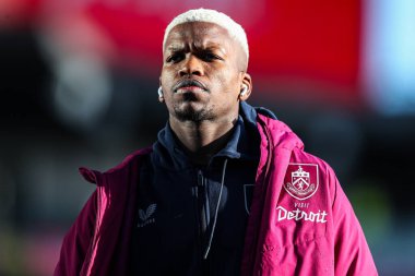 Burnley 'den Florentino Luis, 10 Ocak' ta Burnley, Burnley, İngiltere 'deki Turf Moor' da oynanan üçüncü tur müsabakasında Emirates FA Kupası 'nın öncesinde stadyuma geldi.