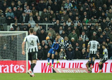 Newcastle United 'tan Harvey Barnes, Birleşik Krallık' ın Newcastle Parkı 'nda oynanan 3-2' lik üçüncü tur karşılaşmasında 3-2 berabere kaldı.