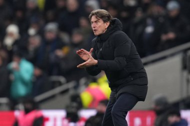 Thomas Frank Tottenham Hotspur 'un teknik direktörü, Birleşik Krallık Tottenham Hotspur Stadyumu' nda Tottenham Hotspur 'a karşı oynanan 3. tur karşılaşmasında Tottenham Hotspur' a karşı 10 Ocak 2026