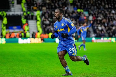 Leeds United takımından Wilfried Gnonto 11 Ocak 2026 tarihinde İngiltere 'nin Pride Park Stadyumu' nda oynanan Derby County - Leeds United maçında üçüncü tur karşılaşmasında