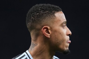 Aston Villa takımından Ezri Konsa, Birleşik Krallık 'ın Tottenham Hotspur Stadyumu' nda oynanan Üçüncü tur karşılaşmasında Tottenham Hotspur 'a karşı Aston Villa, 10 Ocak 2026