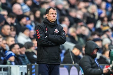 Regis Le Bris manager of Sunderland reacts during the Emirates FA Cup Third Round match Everton vs Sunderland at Hill Dickinson Stadium, Liverpool, United Kingdom, 10th January 2026