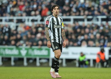 Newcastle United takımından Sandro Tonali, 10 Ocak 2026 tarihinde, Birleşik Krallık 'ın Newcastle şehrinde oynanan üçüncü tur karşılaşmasında Newcastle United ile Bournemouth arasında oynanacak.