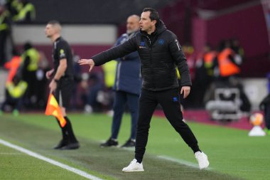 Julien Stephan, Queens Park Rangers 'ın üçüncü tur müsabakasındaki teknik diresi West Ham United, Queens Park Rangers' a karşı Londra Stadyumu, İngiltere, 11 Ocak 2026