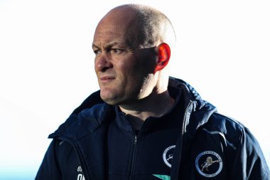 Millwall teknik direktörü Alex Neil, 10 Ocak 2026 tarihinde Birleşik Krallık 'ın Burnley-Millwall maçında Emirates FA Kupası 3. tur karşılaşması öncesinde stadyuma geldi.