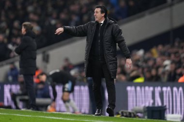 Aston Villa 'nın Unai Emery teknik direktörü Üçüncü tur müsabakasında Tottenham Hotspur' a karşı Aston Villa Tottenham Hotspur Stadyumu, Londra, 10 Ocak 2026