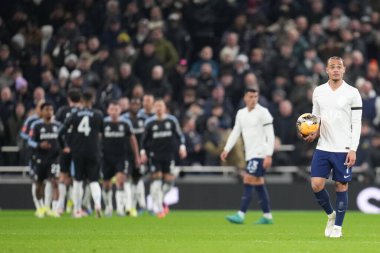 Tottenham Hotspur 'dan Xavi Simons, Aston Villa' nın 10 Ocak 2026 'da Londra' daki Tottenham Hotspur Stadyumu 'nda oynanan ve Aston Hotspur' a karşı oynanan 3.