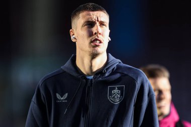 Burnley 'den Maxime Esteve, 10 Ocak 2026' da Burnley, Burnley, İngiltere 'deki Turf Moor' da oynanan üçüncü tur müsabakası öncesinde stadyuma geldi.