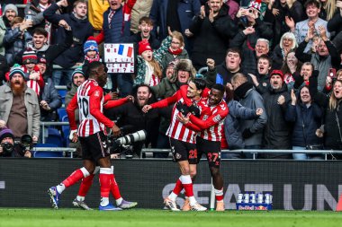 Enzo Le Fee of Sunderland celebrates his goal to make it 0-1 during the Emirates FA Cup Third Round match Everton vs Sunderland at Hill Dickinson Stadium, Liverpool, United Kingdom, 10th January