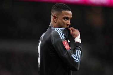 Aston Villa takımından Ezri Konsa, Birleşik Krallık 'ın Tottenham Hotspur Stadyumu' nda oynanan Üçüncü tur karşılaşmasında Tottenham Hotspur 'a karşı Aston Villa, 10 Ocak 2026