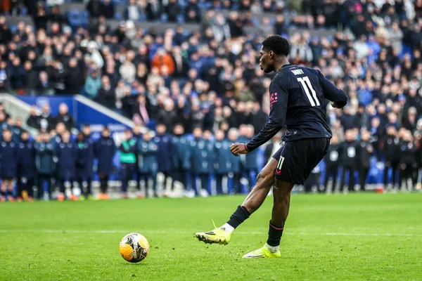 Everton 'dan Thierno Barry, Birleşik Krallık' ın Liverpool şehrindeki Hill Dickinson Stadyumu 'nda oynanan 3. tur müsabakasında penaltıyı kaçırdı.