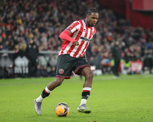 Sheffield United takımından Femi Seriki, 11 Ocak 2026 tarihinde Sheffield, İngiltere 'deki Bramall Lane' de oynanan Sheffield United - Mansfield Town üçüncü tur karşılaşmasında topu aldı.