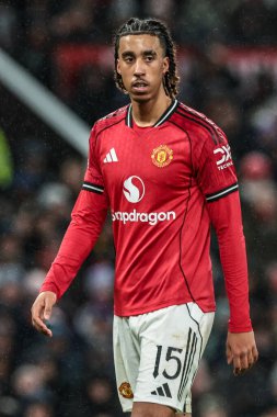 Manchester United ve Hove Albion 'un 11 Ocak 2026' da Old Trafford, Manchester, Birleşik Krallık 'ta oynanan üçüncü tur karşılaşmasında Manchester Ligi Ligi takımlarından Leny Yoro ile berabere kaldı.