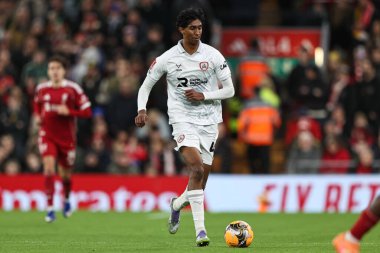 Barnsley 'li Vimal Yoganathan, 12 Ocak 2026 tarihinde Liverpool, Liverpool, İngiltere' de oynanan Liverpool-Barnsley maçında üçüncü tur Dünya Kupası karşılaşmasında topla birlikte.