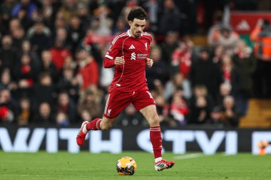 Liverpool 'dan Curtis Jones, 12 Ocak 2026' da Liverpool, Liverpool, Liverpool 'da oynanan Liverpool üçüncü tur karşılaşmasında pas verdi.