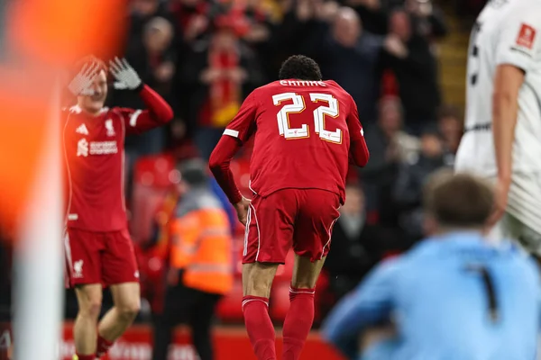 Liverpool 'dan Hugo Ekitike, 12 Ocak 2026 tarihinde İngiltere' nin Liverpool kentinde oynanan Liverpool-Barnsley maçında 4-1 'lik galibiyet golünü kutluyor.