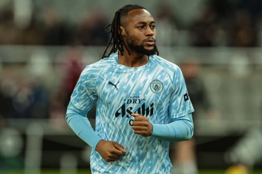 Manchester City 'den Antonie Semenyo, Carabao Kupası yarı finalleri sırasındaki ısınma turunda Manchester City' ye karşı St. James 's Park, Newcastle, İngiltere, 13 Ocak 2026