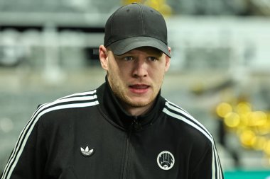 Newcastle Beraberlik Kalecisi Aaron Ramsdale ewis Miley, 13 Ocak 2026 'da İngiltere' nin Newcastle kentindeki St. James 's Park, Newcastle' da oynanan Carabao Kupası Yarı Finalleri 'nde sahaya çıkıyor.