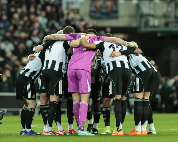 Newcastle United takımı, 13 Ocak 2026 'da İngiltere, Newcastle' daki St. James 's Park' ta oynanan Carabao Kupası Yarı Finalleri 'nde toplandı.