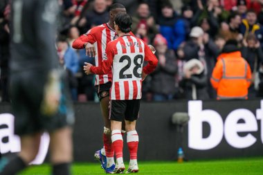Sunderland 'dan Enzo Le Fee, İngiltere' nin Sunderland şehrinde 17 Ocak 2026 'da oynanan Premier League maçı sırasında Sunderland' ın Crystal Palace 'a karşı oynadığı Sunderland maçında 1-1' lik galibiyetini kutluyor.