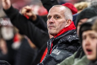 Nottingham Forest taraftarları Premier League maçı sırasında Nottingham Forest, Arsenal 'e karşı City Ground, Nottingham, İngiltere, 17 Ocak 2026