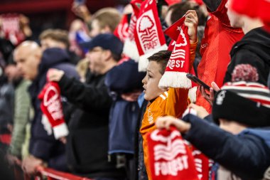 Nottingham Forest taraftarları Premier League maçı sırasında Nottingham Forest, Arsenal 'e karşı City Ground, Nottingham, İngiltere, 17 Ocak 2026