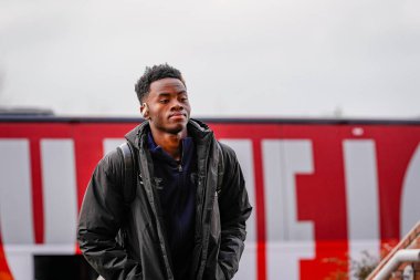 Sunderland 'dan Simon Adingra, İngiltere' nin Sunderland şehrinde 17 Ocak 2026 'da oynanan Premier League maçı öncesinde stadyuma geldi.