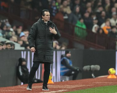 Aston Villa teknik direktörü Unai Emery, 18 Ocak 2026 'da İngiltere' nin Birmingham kentinde oynanan Premier League maçı sırasında Villa Everton 'a karşı Aston Villa maçında teknik alanda tepki gösterdi.