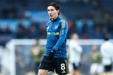 Fulham 'dan Harry Wilson, 17 Ocak 2026' da İngiltere 'nin Leeds Road kentinde oynanan Premier Lig karşılaşması öncesinde ısınıyor.