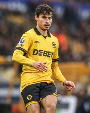 Wolverhampton Wanderers 'dan Hugo Bueno Premier League maçı sırasında Wolverhampton Wanderers, Newcastle United' a karşı Molineux, Wolverhampton, İngiltere, 18 Ocak 2026