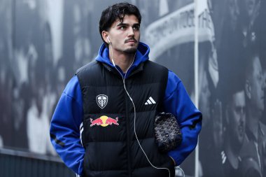 Leeds United takımından Pascal Struijk, Leeds Road, Leeds, İngiltere 'de 17 Ocak 2026' da oynanan Premier League maçı öncesinde stadyuma geldi.