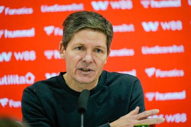 Crystal Palace teknik direktörü Oliver Glasner Premier League maçında İngiltere 'nin Sunderland-Crystal Palace stadyumunda 17 Ocak 2026' da oynanan basın toplantısında