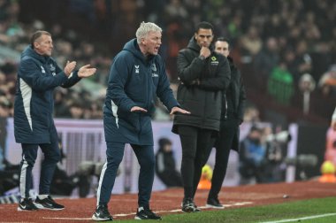 Everton teknik direktörü David Moyes, 18 Ocak 2026 'da İngiltere' nin Birmingham kenti Villa Park 'ta oynanan Premier League maçı sırasında teknik alanda tepki gösterdi.