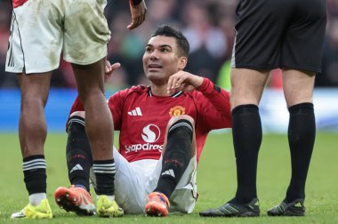Manchester United, Manchester City 'ye karşı 17 Ocak 2026' da oynanan Premier League maçında sakatlanan Manchester United 'lı Casemiro sahada.