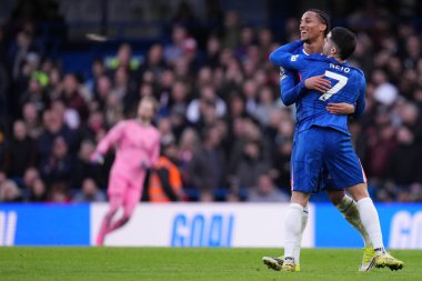 Chelsea 'den Joao Pedro Chelsea' den Pedro Neto ile birlikte Premier Lig karşılaşmasında Chelsea-Brentford maçında 17 Ocak 2026 'da Stamford, Londra, İngiltere' deki Stamford Bridge maçında 1-0 berabere kalarak golü kutluyor.