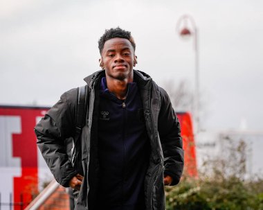 Sunderland 'dan Simon Adingra, İngiltere' nin Sunderland şehrinde 17 Ocak 2026 'da oynanan Premier League maçı öncesinde stadyuma geldi.