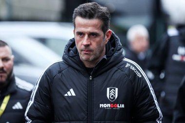 Fulham 'ın Marco Silva teknik direktörü, 17 Ocak 2026' da Leeds United 'ın Fulham' a karşı oynadığı Premier League maçı öncesinde stadyuma geldi.