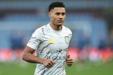 Aston Villa 'dan Ollie Watkins Premier Lig maçı sırasında İngiltere' nin Birmingham kentinde oynanan Villa-Everton maçında ısınma turunda 18 Ocak 2026 'da