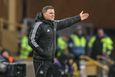 Newcastle United takımının teknik direktörü Eddie Howe, 18 Ocak 2026 'da İngiltere' de oynanan Premier League maçında Wolverhampton Wanderers - Newcastle United maçında takım talimatlarını verdi.