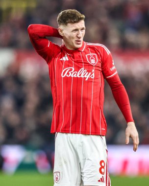 Nottingham Ormanı 'ndan Elliot Anderson Premier League maçı sırasında Nottingham Forest, Arsenal' e karşı City Ground, Nottingham, İngiltere, 17 Ocak 2026