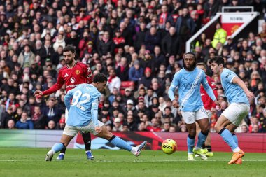 Manchester United 'dan Bruno Fernandes, Manchester United ile Manchester City maçında 17 Ocak 2026' da Old Trafford, Manchester 'da kalede gol attı.