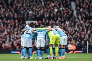 Manchester City takımı Manchester United ile Manchester City maçı sırasında Old Trafford, Manchester, İngiltere 'de 17 Ocak 2026' da bir araya geldi.