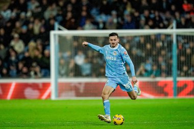 Coventry City 'den Liam Kitching, Coventry Building Society Arena, Coventry, İngiltere, 20 Ocak 2026' da Coventry City ile Millwall arasındaki Sky Bet Şampiyonası maçında pas veriyor.