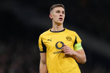 Borussia Dortmund takımından Nico Schlotterbeck, UEFA Şampiyonlar Ligi Matchday 7 of 8 Tottenham Hotspur, Borussia Dortmund 'a karşı Tottenham Hotspur Stadyumu, Londra, 20 Ocak 2026