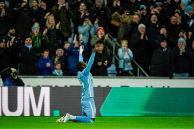 Coventry City 'den Romain Esse, Coventry Building Society Arena, Coventry, İngiltere, 20 Ocak 2026' da Coventry City ile Millwall arasındaki Sky Bet Şampiyonası maçında 1-0 'lık galibiyetini kutluyor.