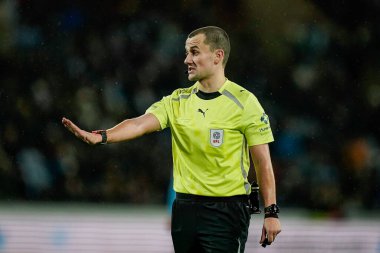 Hakem Andrew Kitchen, 20 Ocak 2026 tarihinde Coventry City ile Millwall arasında oynanan Sky Bet Şampiyonası maçında Coventry Building Society Arena, Coventry, İngiltere